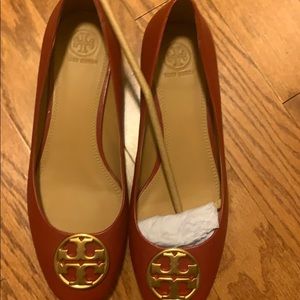 Red Tory Burch Chelsea flats